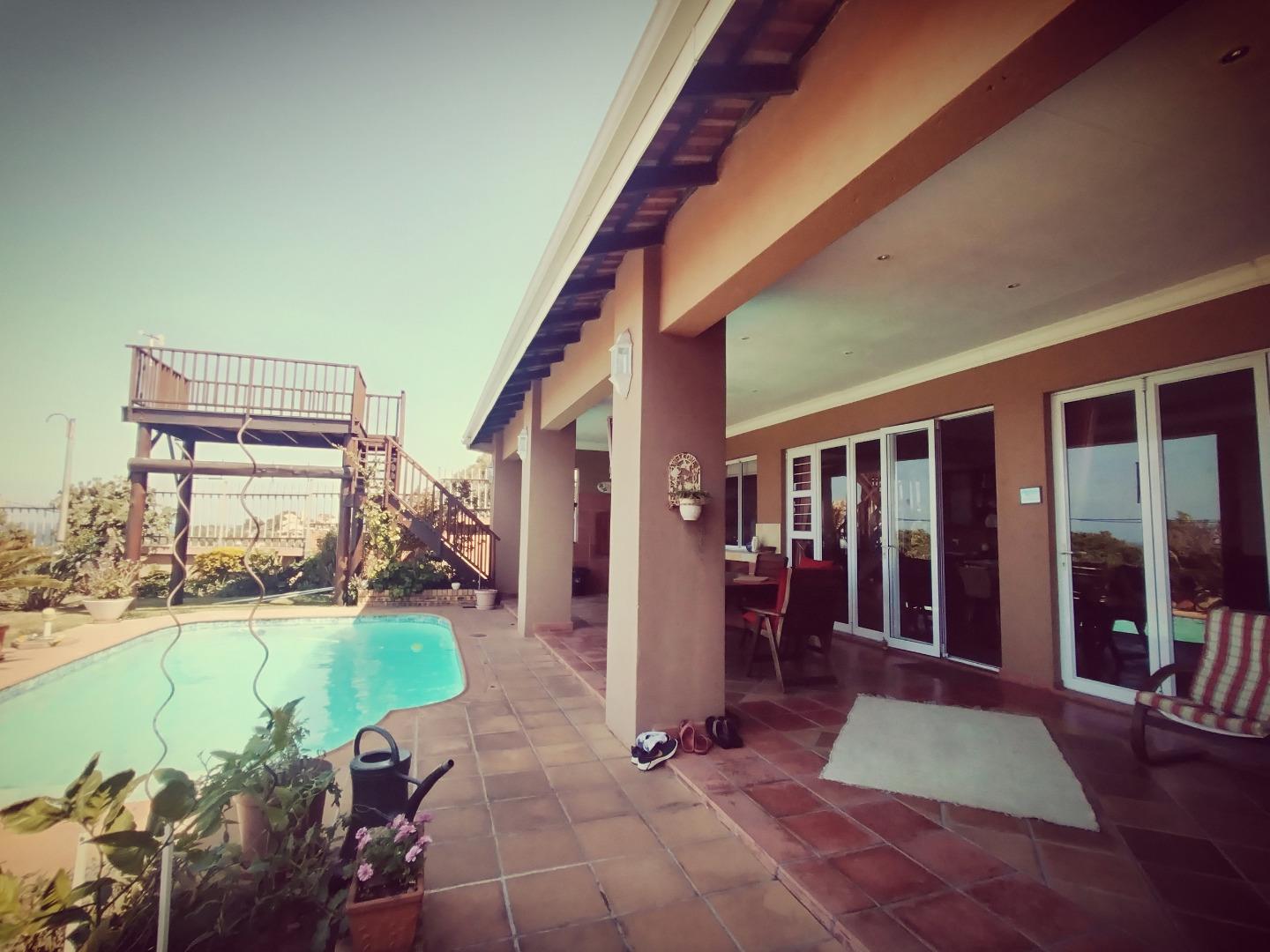 5 Bedroom House + Cottage/Flat for Sale - KwaZulu Natal